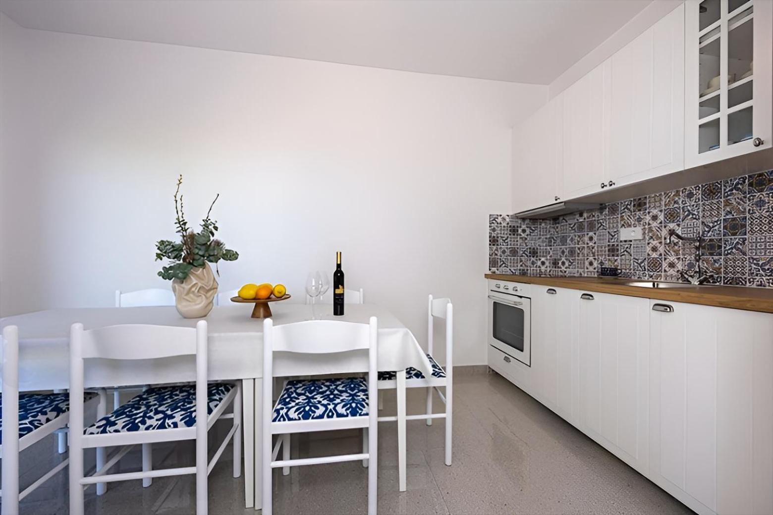 Apartments Irena Тучепи Экстерьер фото