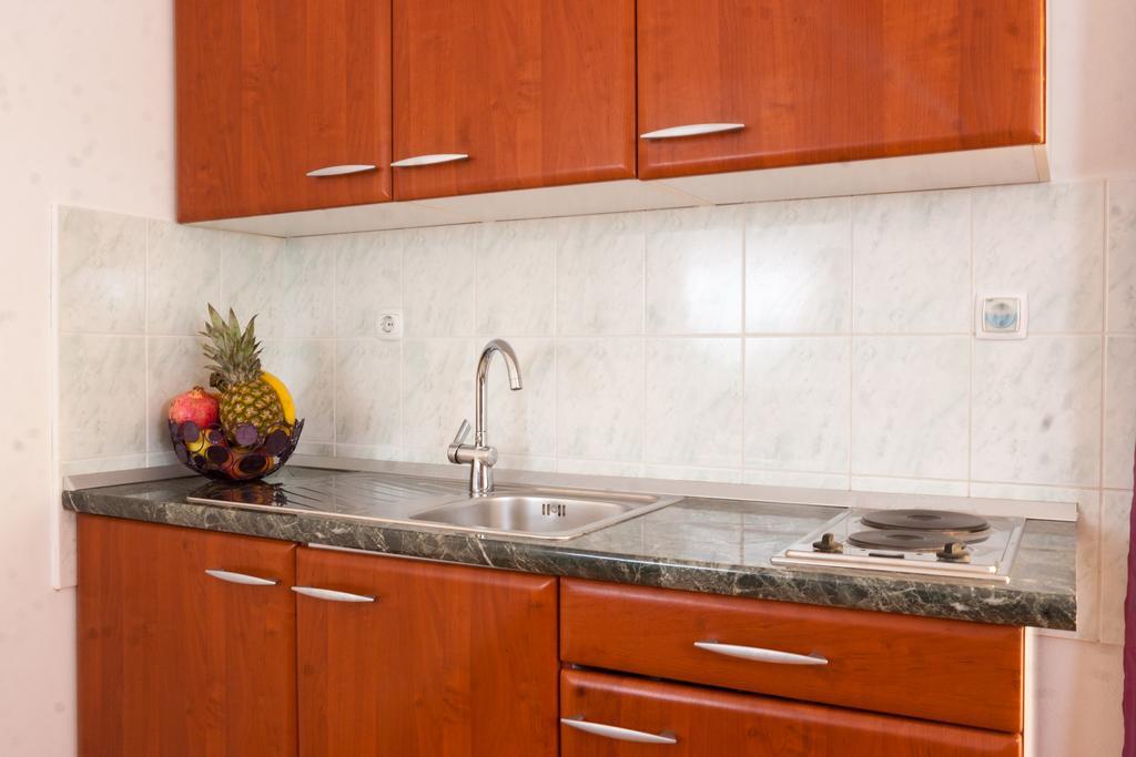 Apartments Irena Тучепи Экстерьер фото