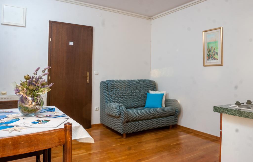 Apartments Irena Тучепи Экстерьер фото