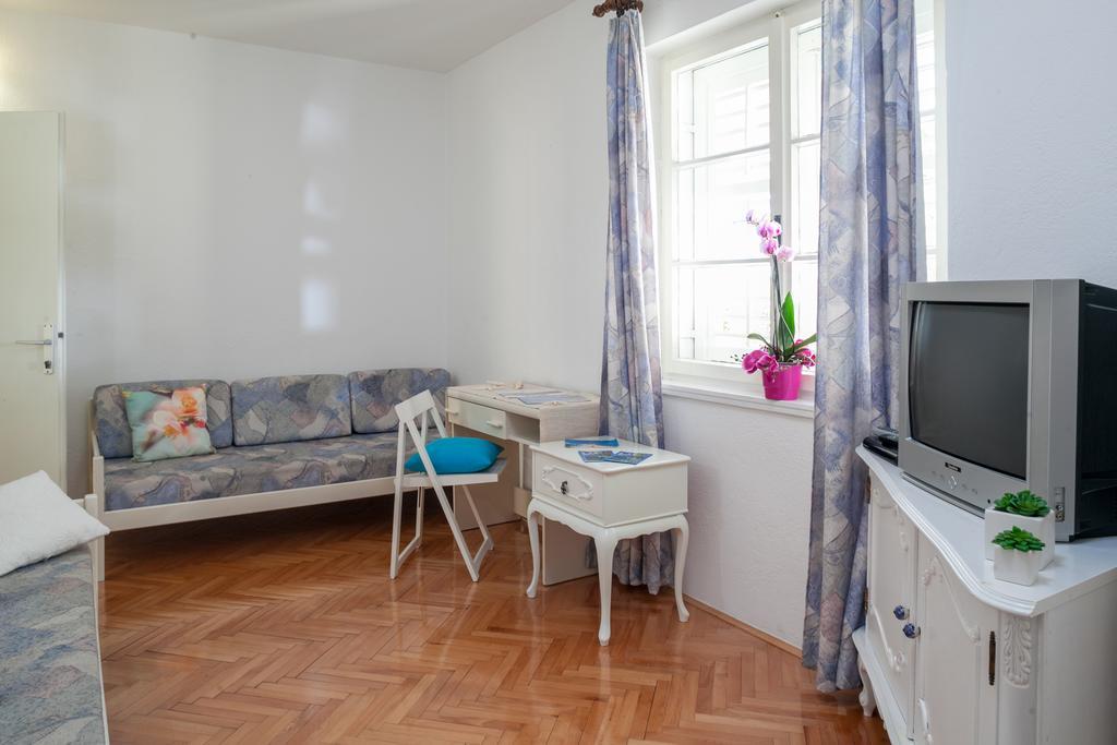 Apartments Irena Тучепи Экстерьер фото